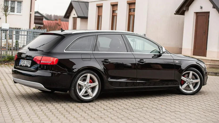 AUDI A4 -