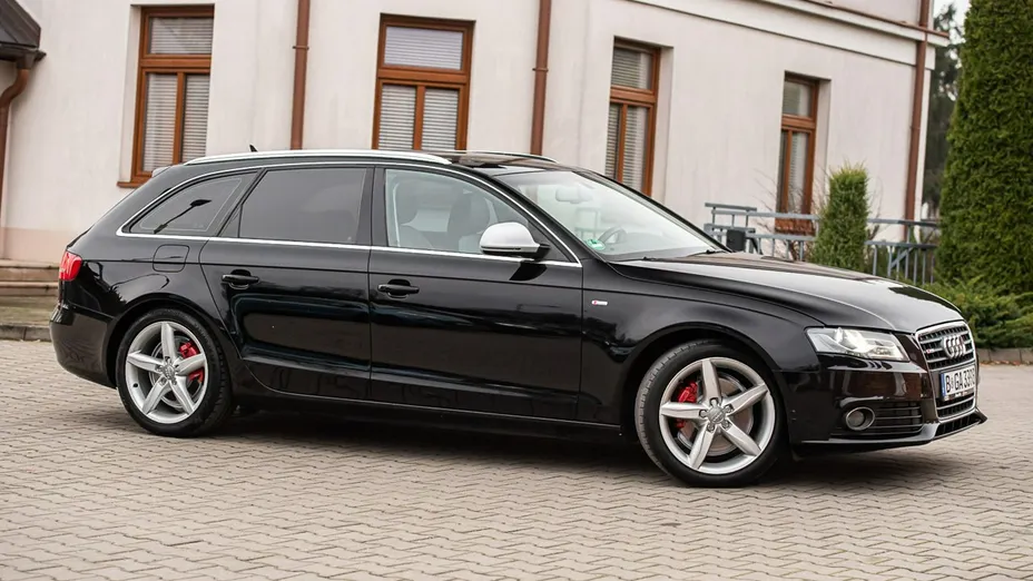 AUDI A4 -