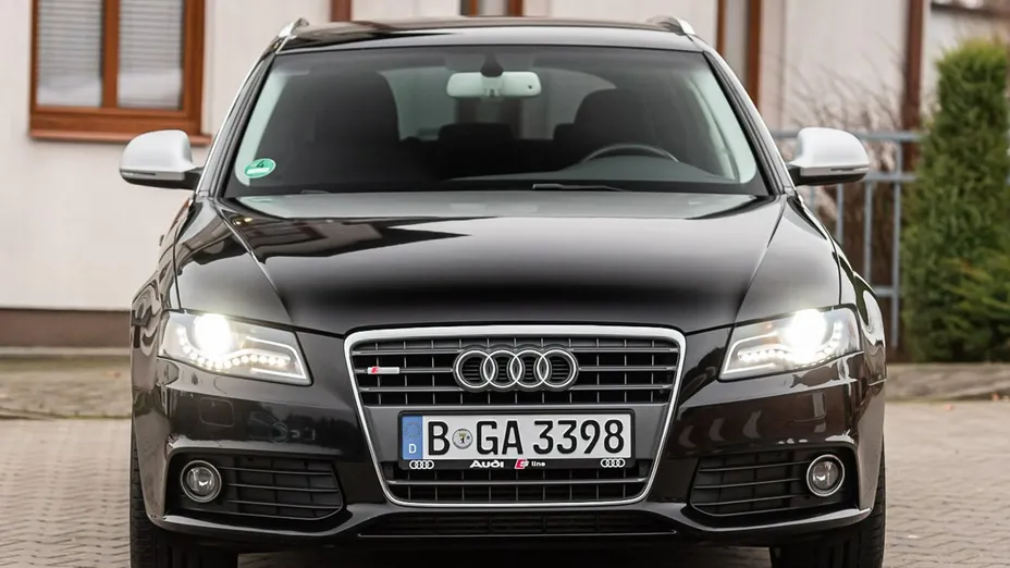 AUDI A4 -