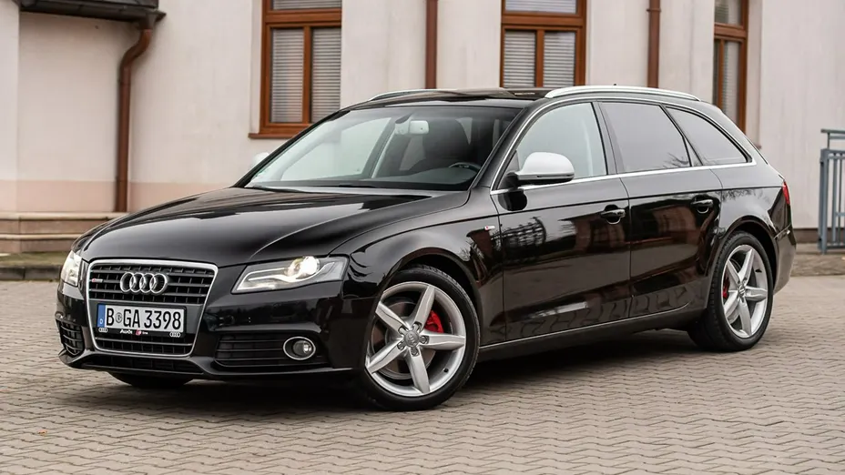 AUDI A4 -