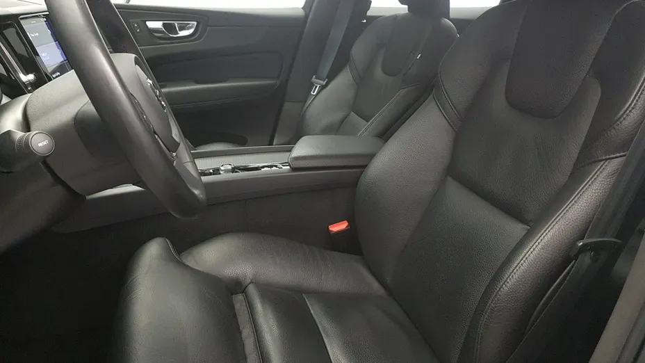 VOLVO XC60 -
