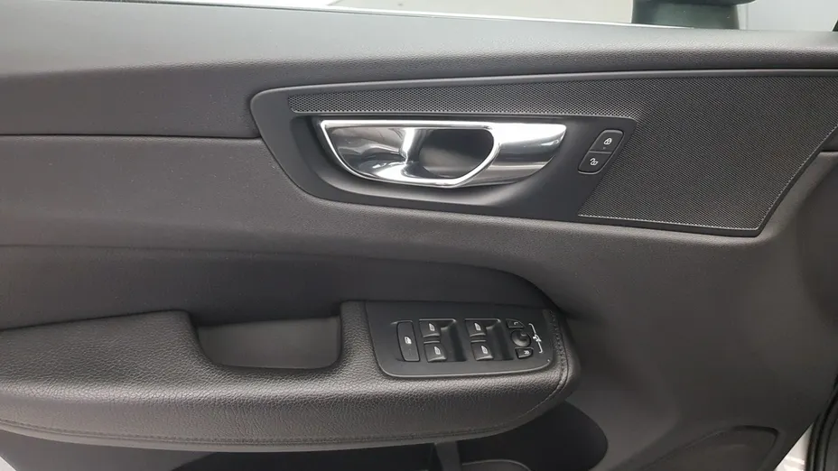 VOLVO XC60 -