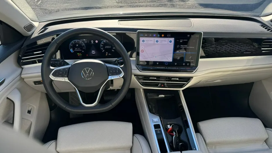 VOLKSWAGEN Passat -