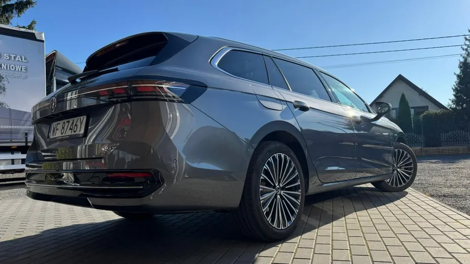 VOLKSWAGEN Passat -