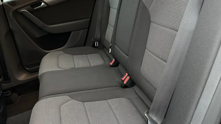 VOLKSWAGEN Passat -