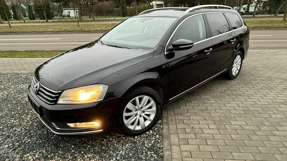 VOLKSWAGEN Passat -