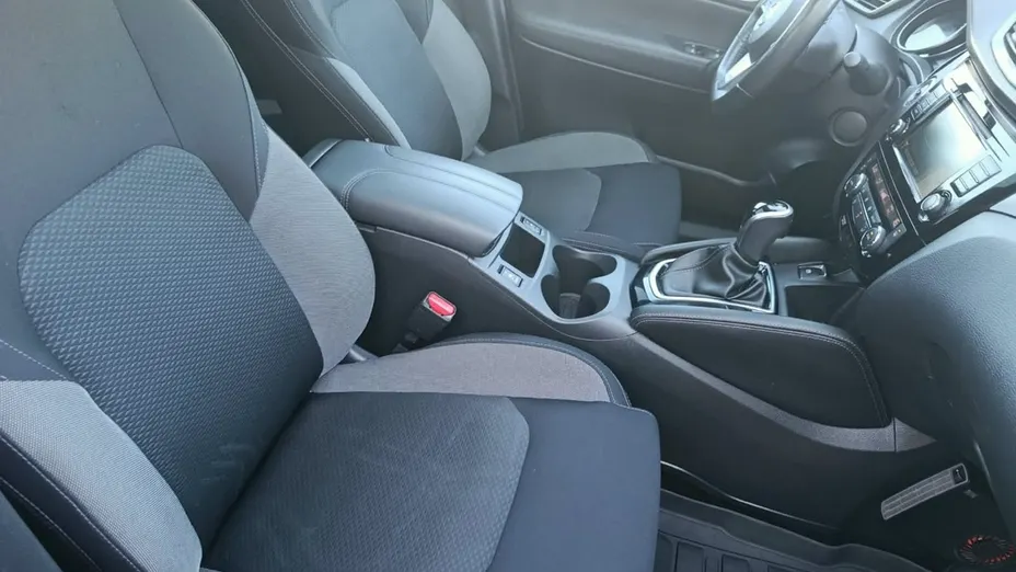 NISSAN Qashqai -