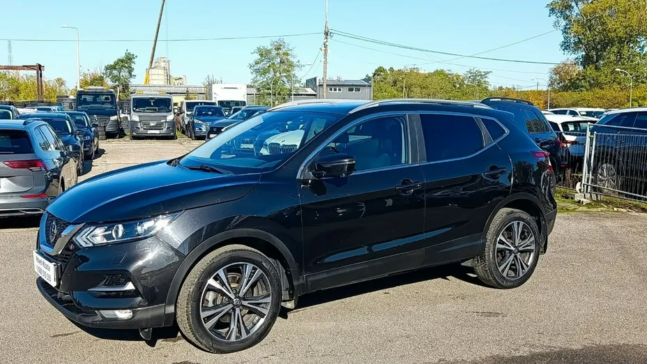 NISSAN Qashqai -
