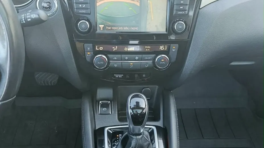 NISSAN Qashqai -