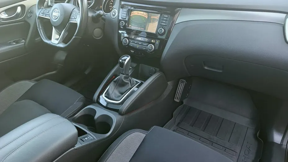 NISSAN Qashqai -
