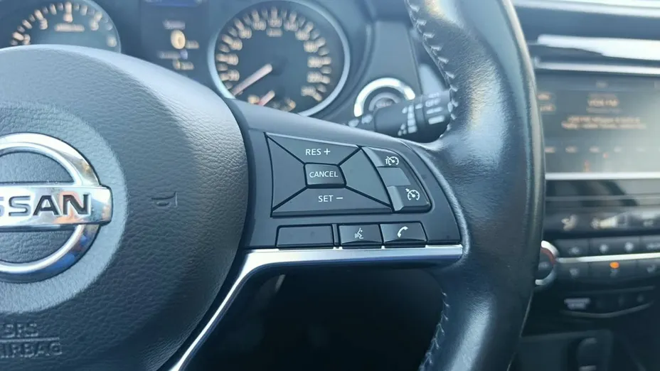 NISSAN Qashqai -