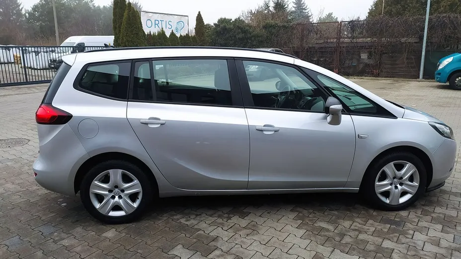 OPEL Zafira -