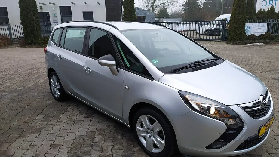 OPEL Zafira -