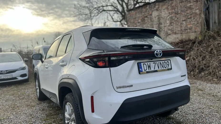 TOYOTA Yaris Cross -