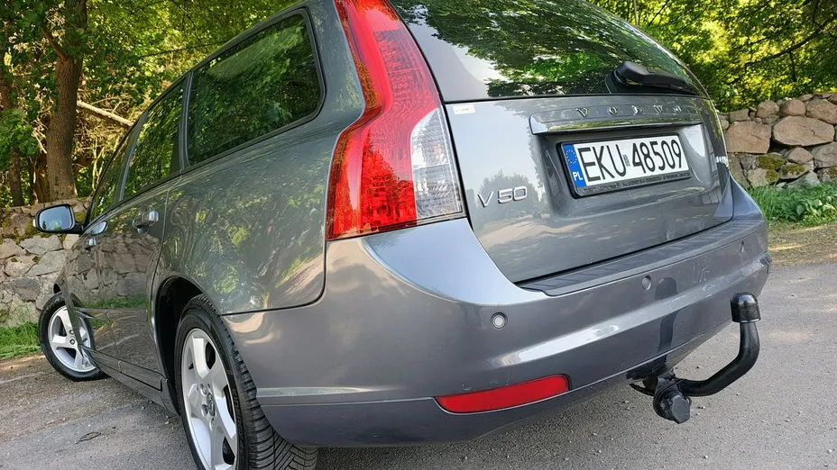 VOLVO V40 -