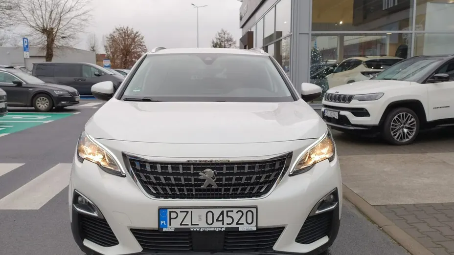 PEUGEOT 3008 -