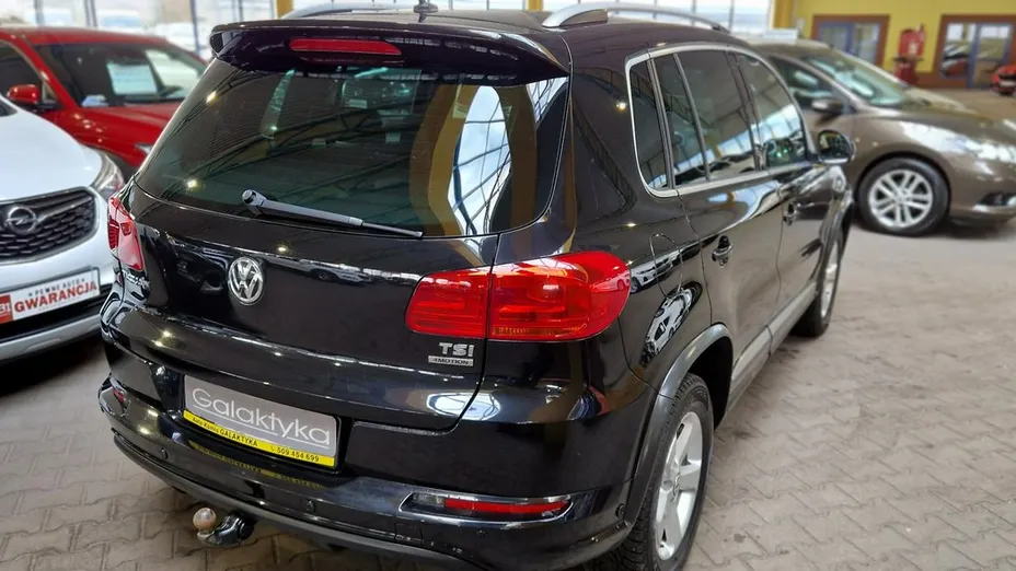 VOLKSWAGEN Tiguan -