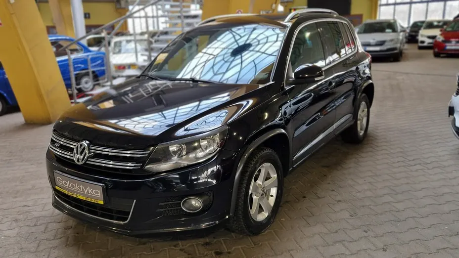 VOLKSWAGEN Tiguan -