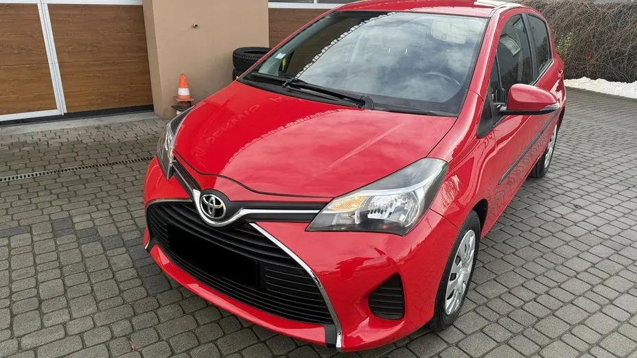 TOYOTA Yaris -