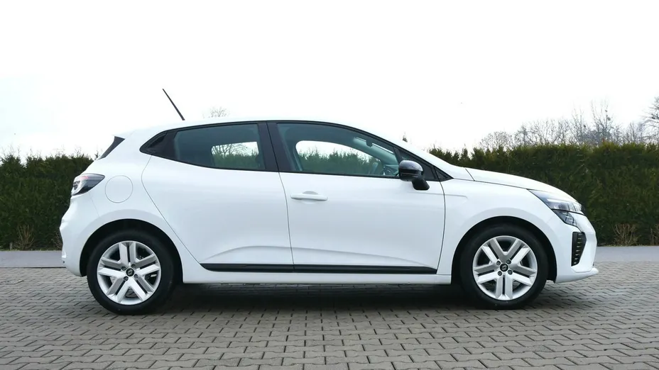 RENAULT Clio -