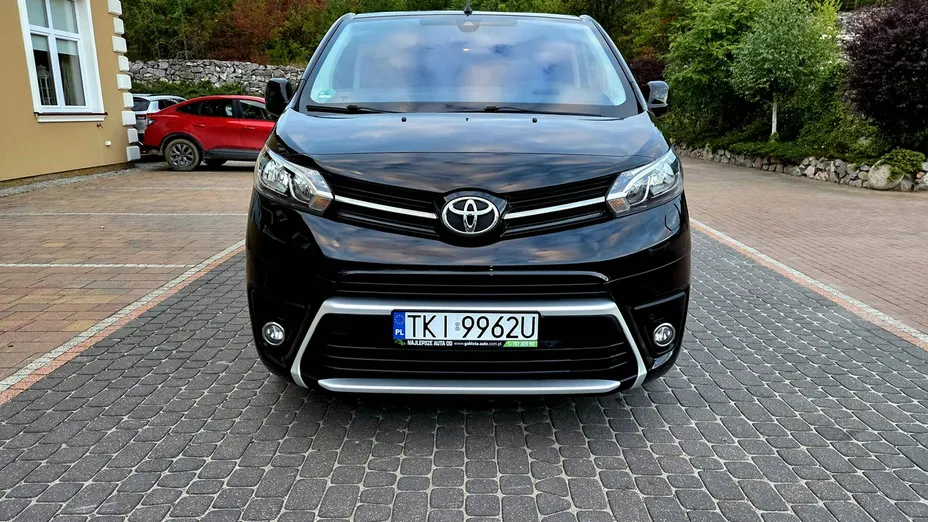 TOYOTA Proace Verso -