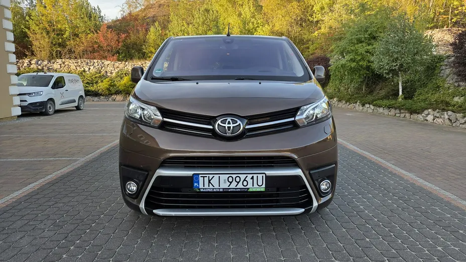 TOYOTA Proace Verso -