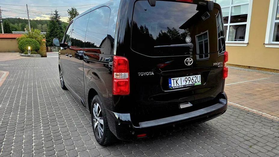 TOYOTA Proace Verso -