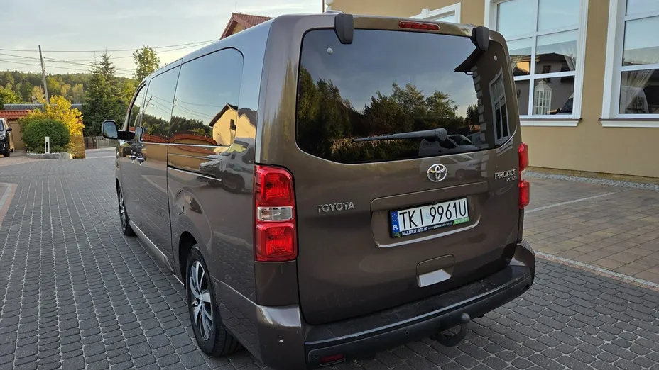 TOYOTA Proace Verso -
