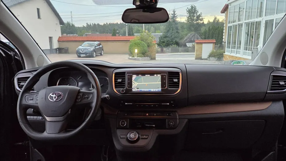 TOYOTA Proace Verso -