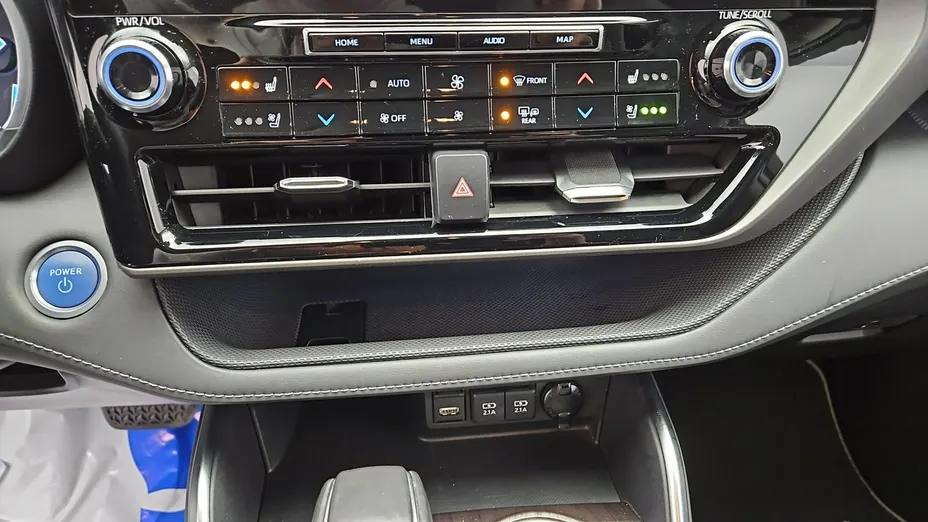 TOYOTA Highlander -