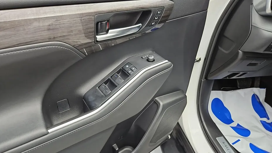 TOYOTA Highlander -