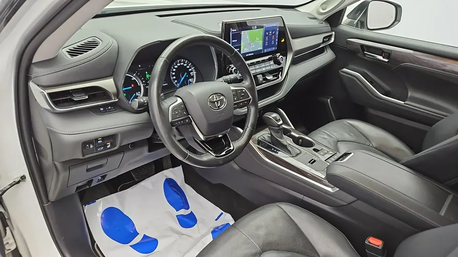TOYOTA Highlander -