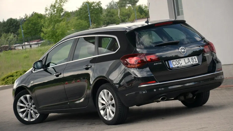 OPEL Astra -