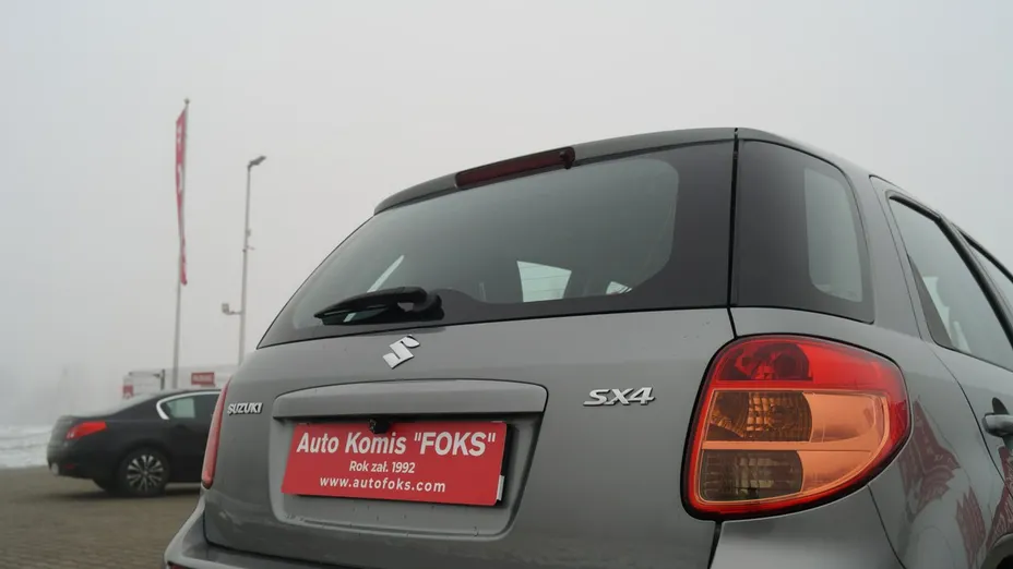 SUZUKI SX4 -