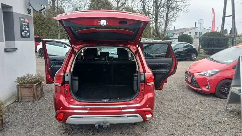 MITSUBISHI Outlander -