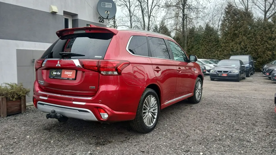 MITSUBISHI Outlander -