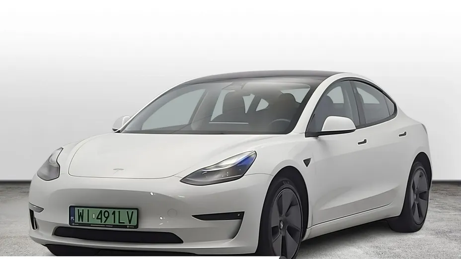 TESLA Model 3 -