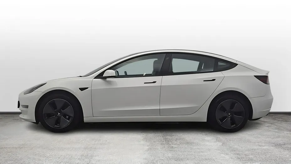 TESLA Model 3 -