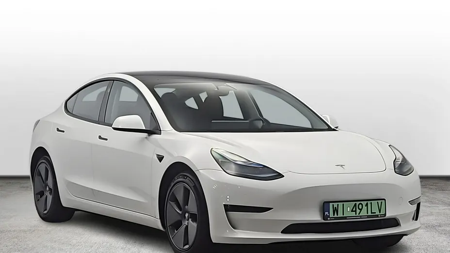 TESLA Model 3 -