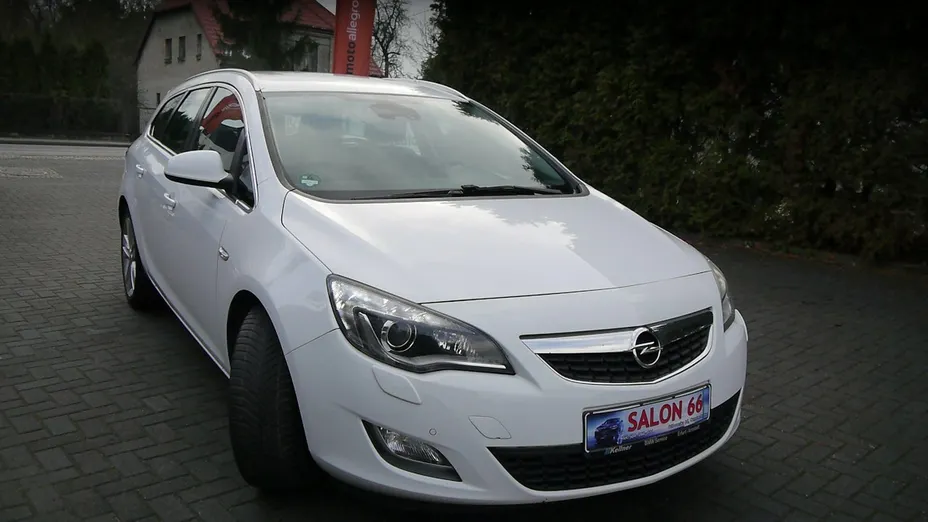 OPEL Astra -