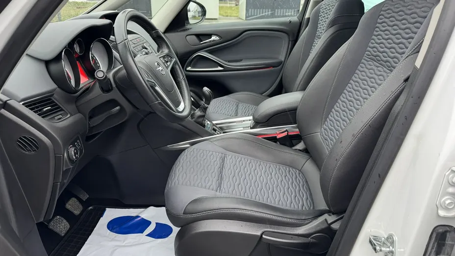 OPEL Zafira -