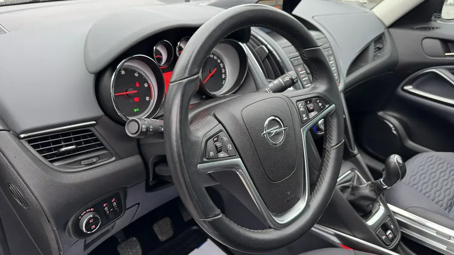 OPEL Zafira -