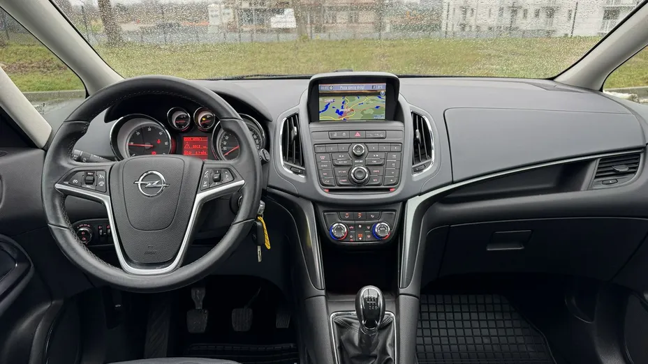 OPEL Zafira -