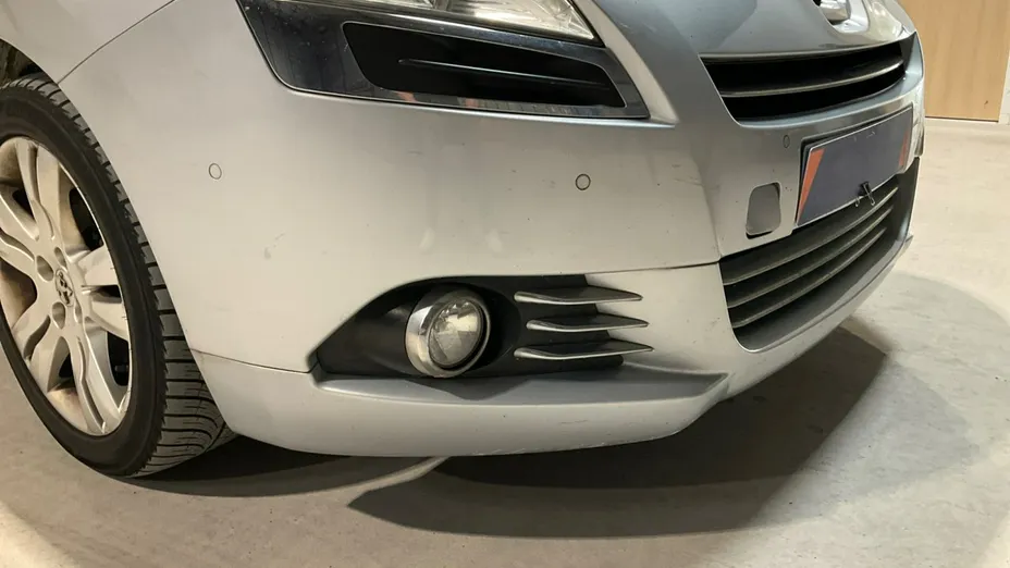 PEUGEOT 5008 -