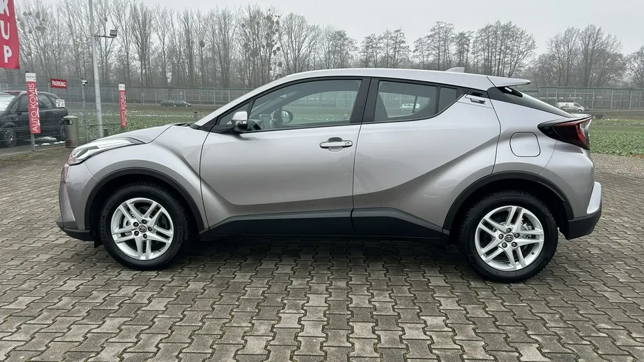 TOYOTA C-HR -