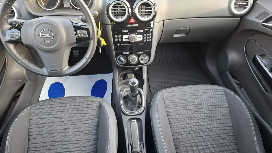 OPEL Corsa -