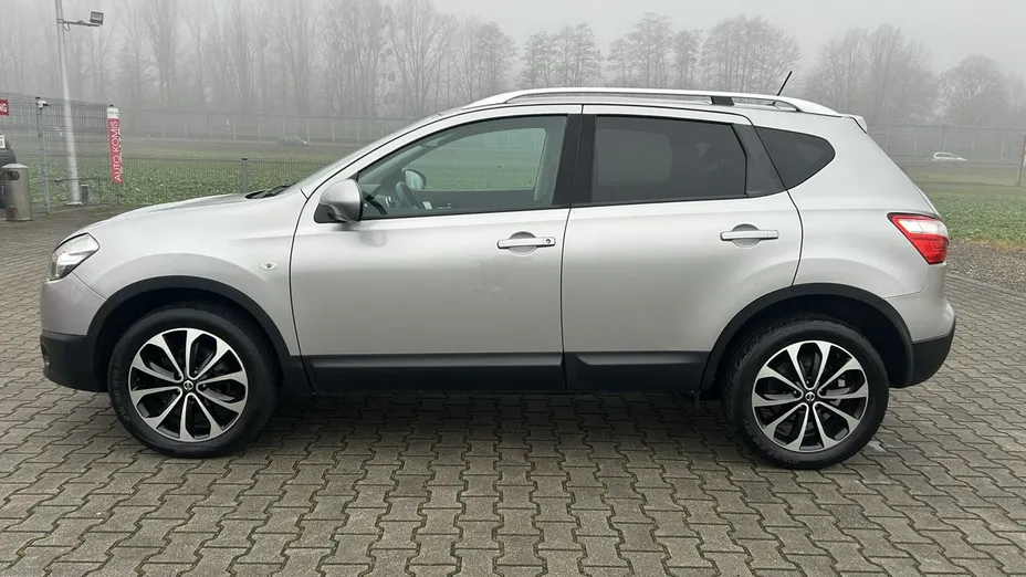 NISSAN Qashqai -