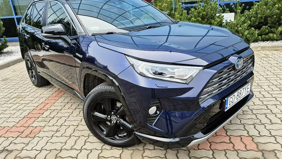 TOYOTA RAV4 -