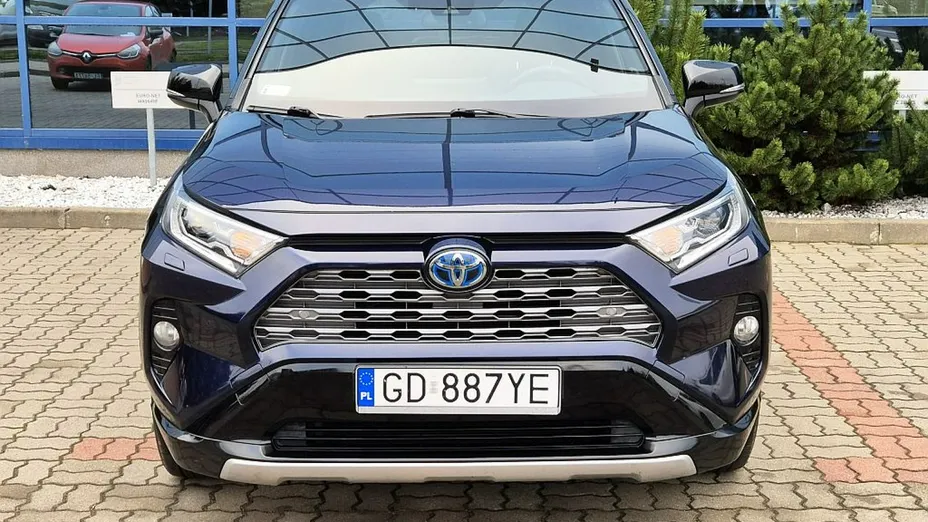 TOYOTA RAV4 -