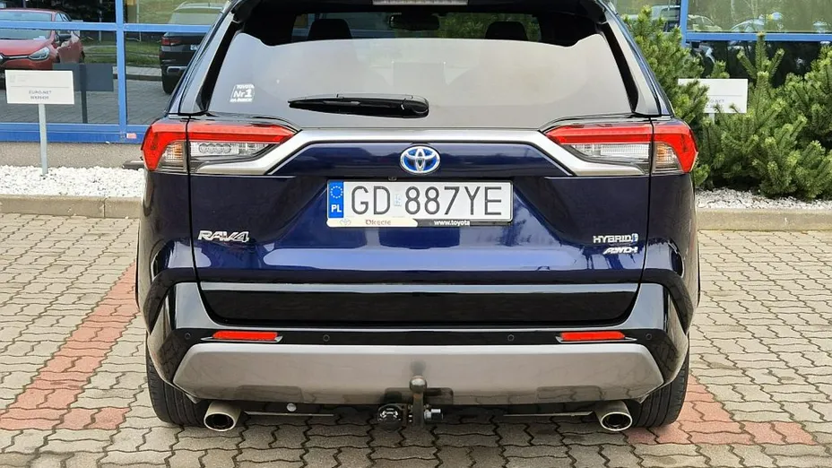 TOYOTA RAV4 -